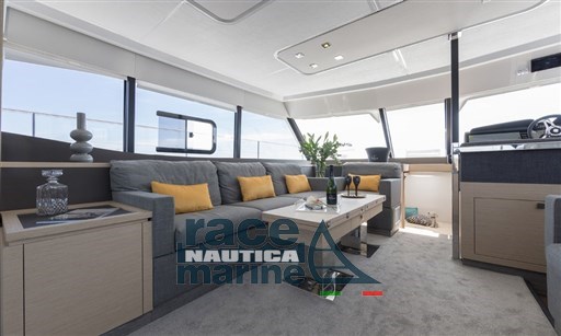 my-44-fountaine-pajot-motor-yachts-img-14