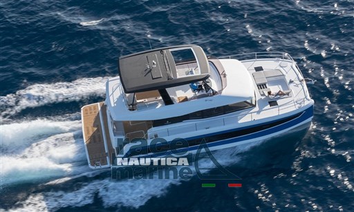 my-44-fountaine-pajot-motor-yachts-img-3